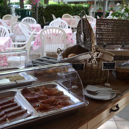 Hotel Monique Cervia Ngoại thất bức ảnh